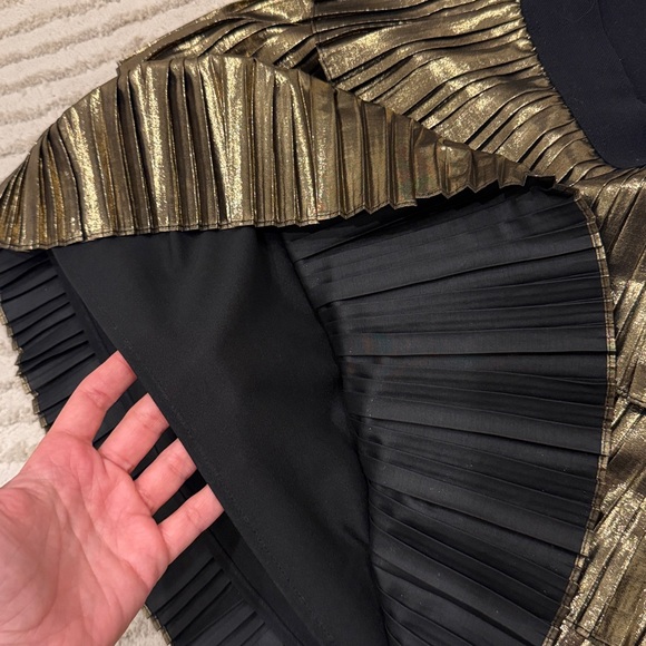 BCBGMaxAzria Metallic Gold Tiered Mini Skirt - Picture 3 of 4